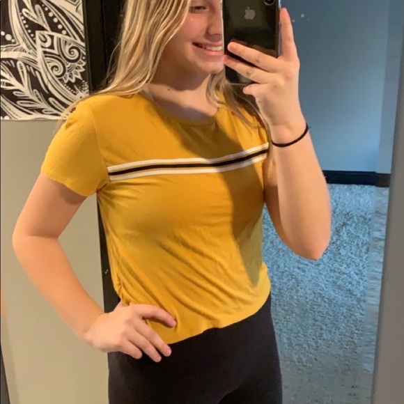 yellow cropped shirt - Picture 2 of 3